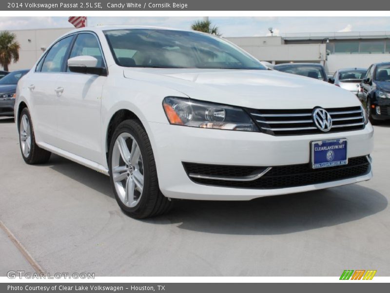 Candy White / Cornsilk Beige 2014 Volkswagen Passat 2.5L SE