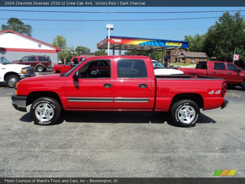 Victory Red / Dark Charcoal 2004 Chevrolet Silverado 1500 LS Crew Cab 4x4