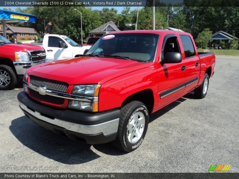 Victory Red / Dark Charcoal 2004 Chevrolet Silverado 1500 LS Crew Cab 4x4