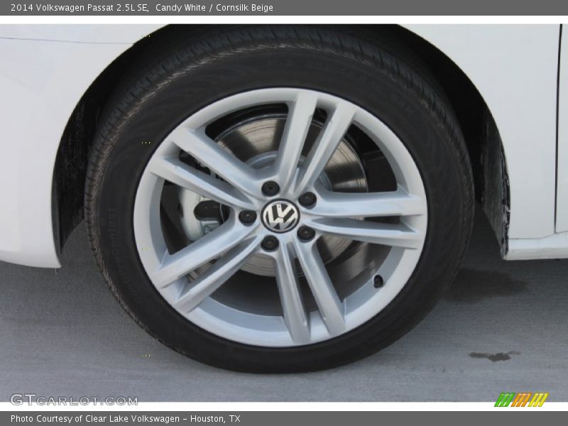 Candy White / Cornsilk Beige 2014 Volkswagen Passat 2.5L SE