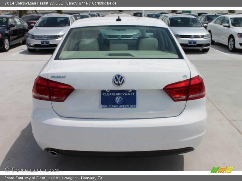 Candy White / Cornsilk Beige 2014 Volkswagen Passat 2.5L SE