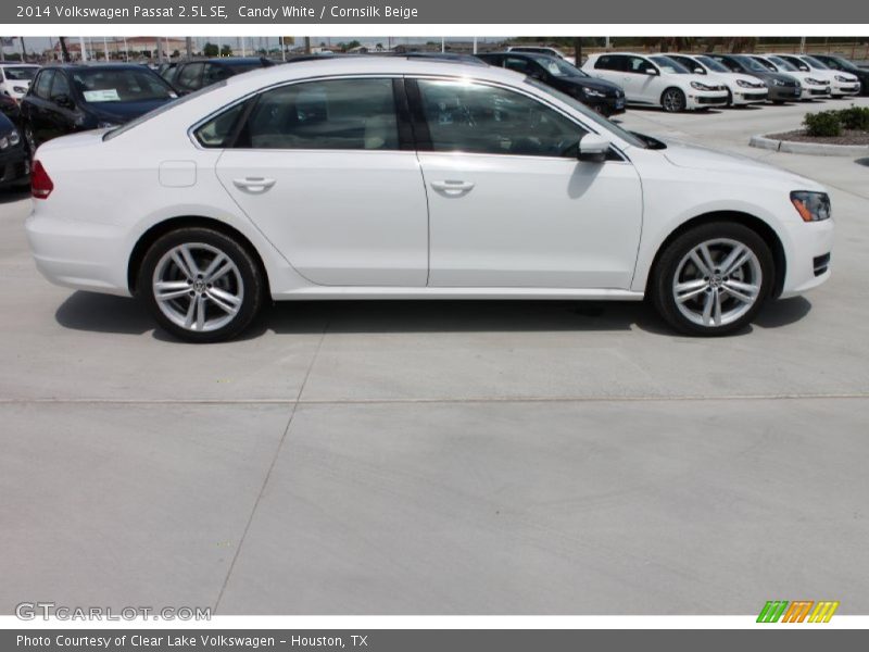 Candy White / Cornsilk Beige 2014 Volkswagen Passat 2.5L SE