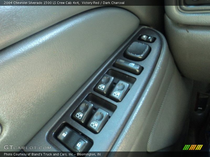 Victory Red / Dark Charcoal 2004 Chevrolet Silverado 1500 LS Crew Cab 4x4