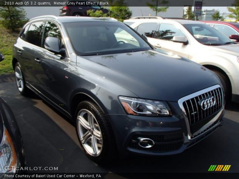 Front 3/4 View of 2010 Q5 3.2 quattro