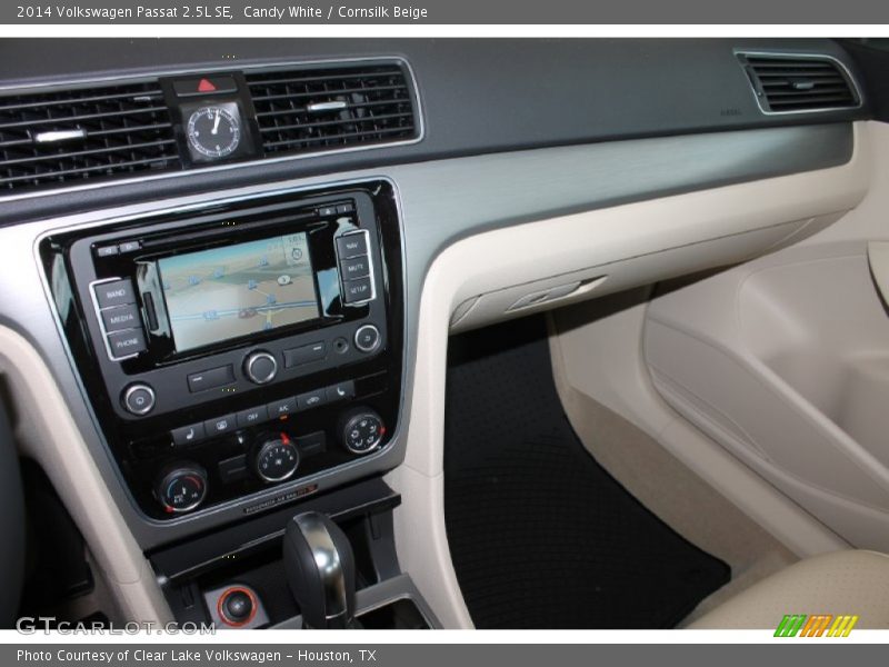 Candy White / Cornsilk Beige 2014 Volkswagen Passat 2.5L SE