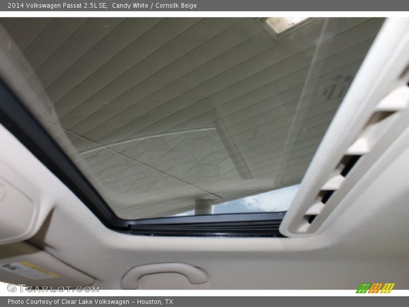 Candy White / Cornsilk Beige 2014 Volkswagen Passat 2.5L SE