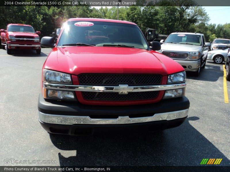 Victory Red / Dark Charcoal 2004 Chevrolet Silverado 1500 LS Crew Cab 4x4