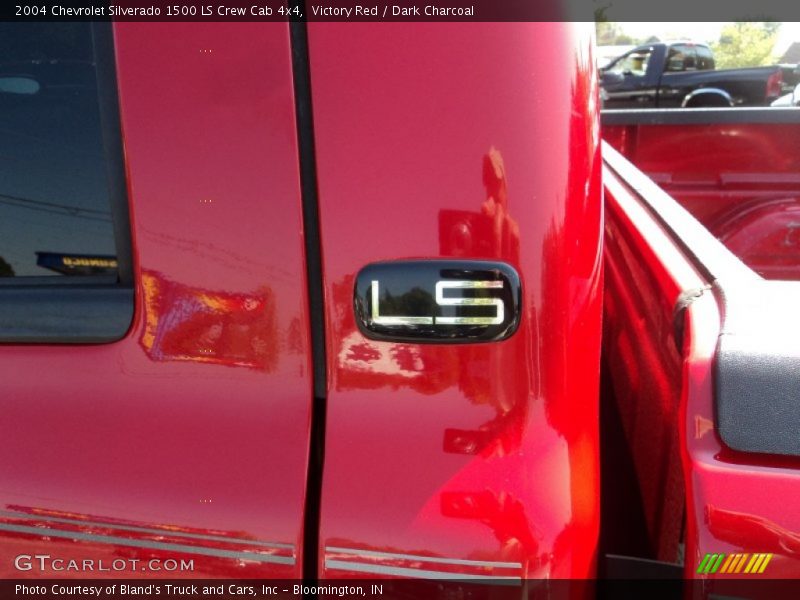 Victory Red / Dark Charcoal 2004 Chevrolet Silverado 1500 LS Crew Cab 4x4