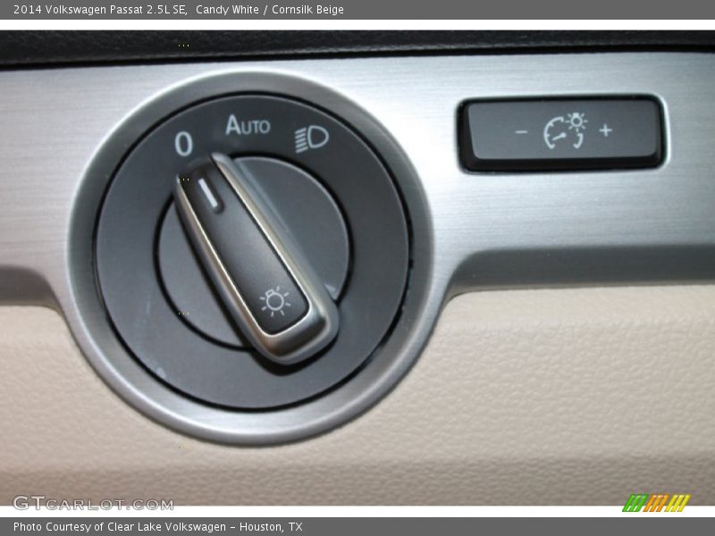 Candy White / Cornsilk Beige 2014 Volkswagen Passat 2.5L SE