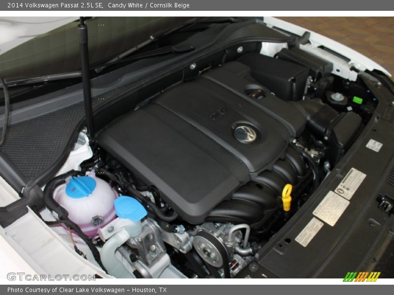 Candy White / Cornsilk Beige 2014 Volkswagen Passat 2.5L SE