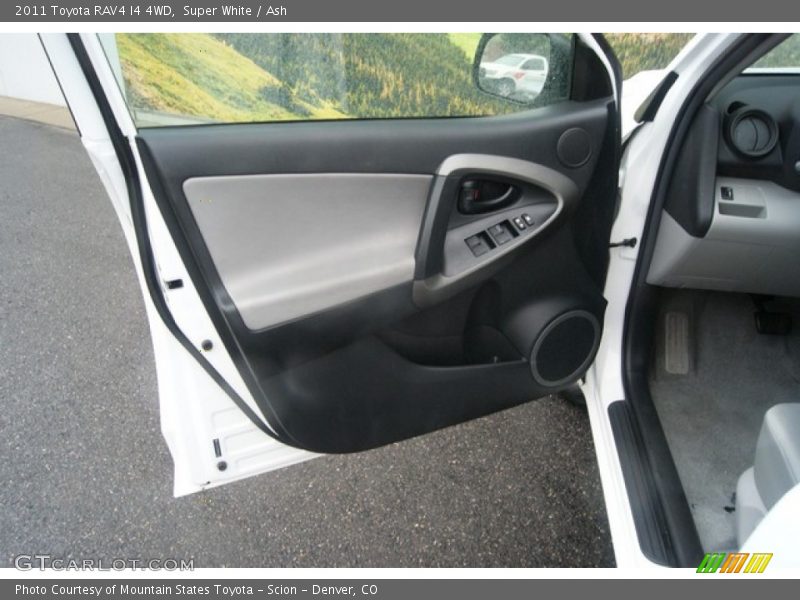 Super White / Ash 2011 Toyota RAV4 I4 4WD