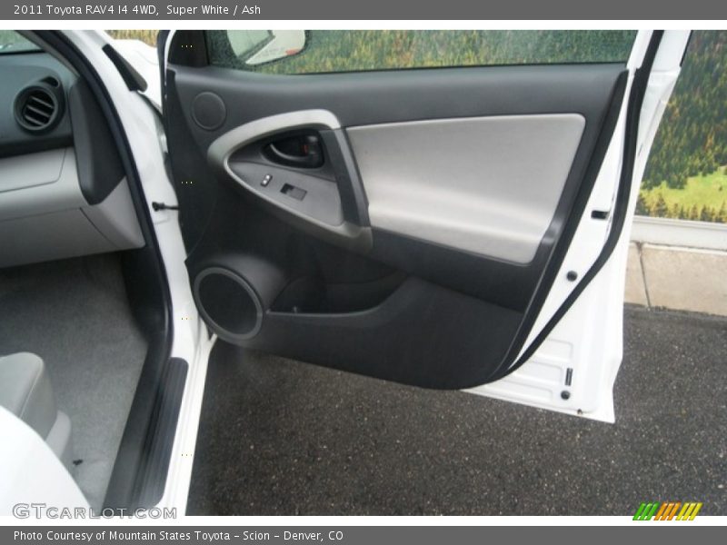 Super White / Ash 2011 Toyota RAV4 I4 4WD