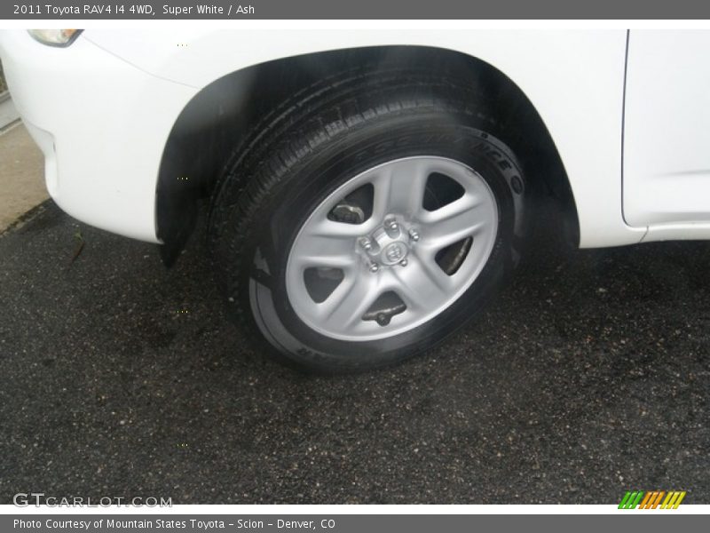 Super White / Ash 2011 Toyota RAV4 I4 4WD