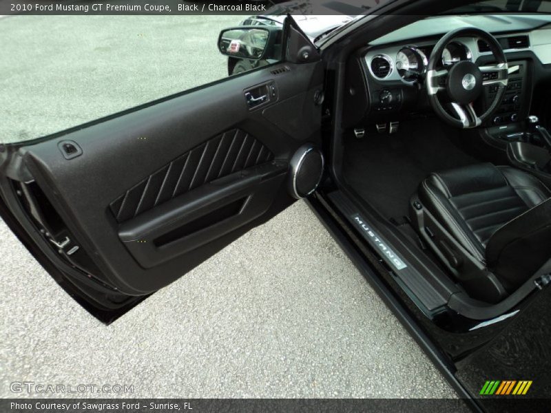 Black / Charcoal Black 2010 Ford Mustang GT Premium Coupe