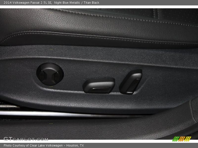 Night Blue Metallic / Titan Black 2014 Volkswagen Passat 2.5L SE
