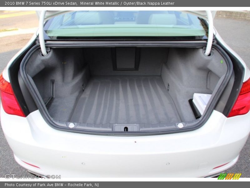 Mineral White Metallic / Oyster/Black Nappa Leather 2010 BMW 7 Series 750Li xDrive Sedan