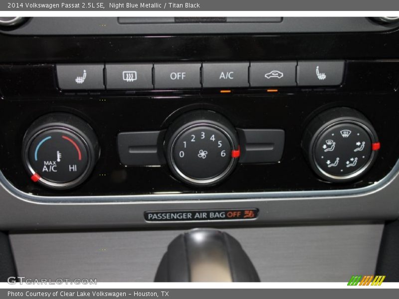 Night Blue Metallic / Titan Black 2014 Volkswagen Passat 2.5L SE