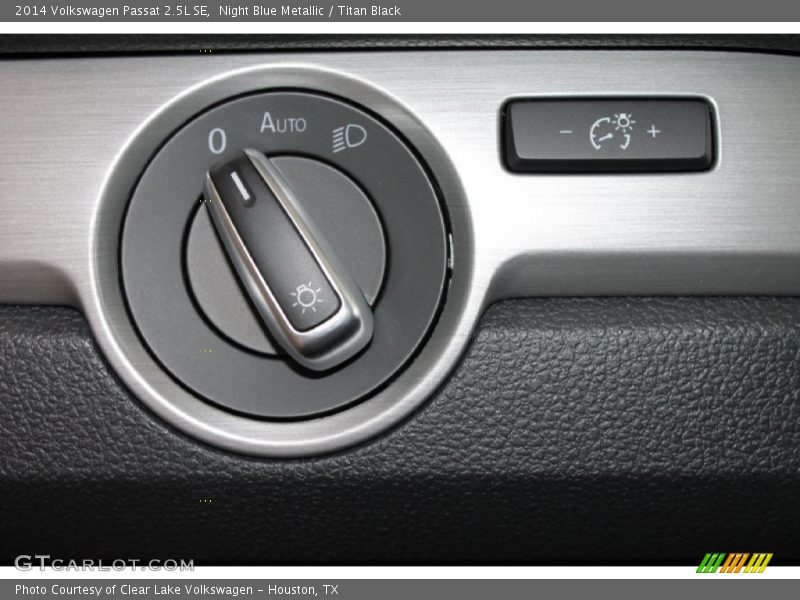 Night Blue Metallic / Titan Black 2014 Volkswagen Passat 2.5L SE