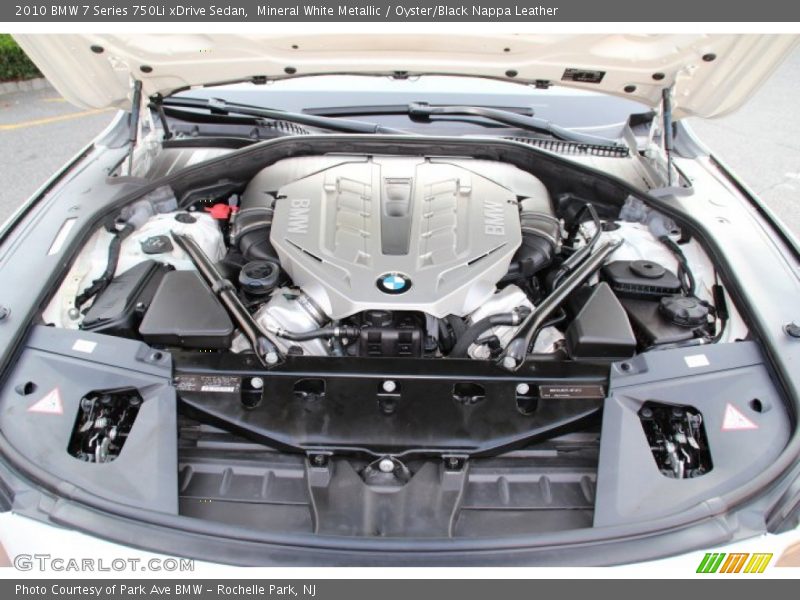 Mineral White Metallic / Oyster/Black Nappa Leather 2010 BMW 7 Series 750Li xDrive Sedan