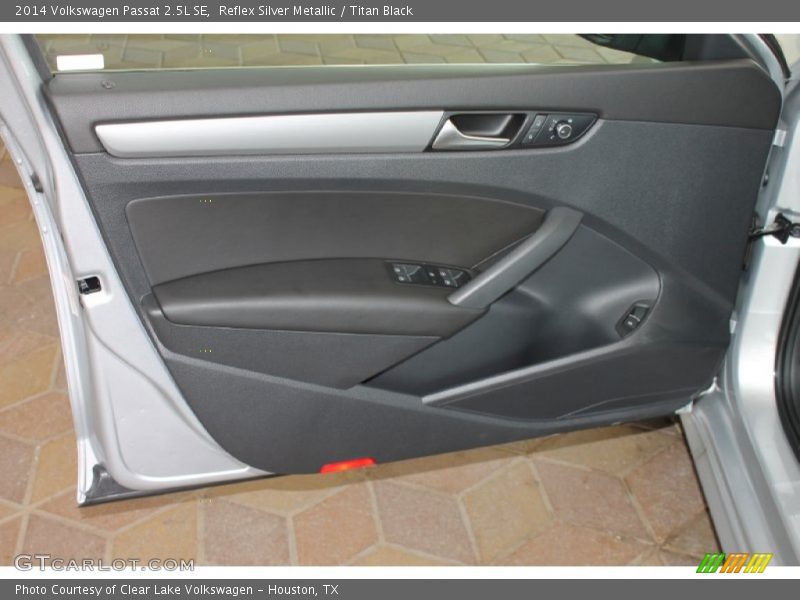 Reflex Silver Metallic / Titan Black 2014 Volkswagen Passat 2.5L SE