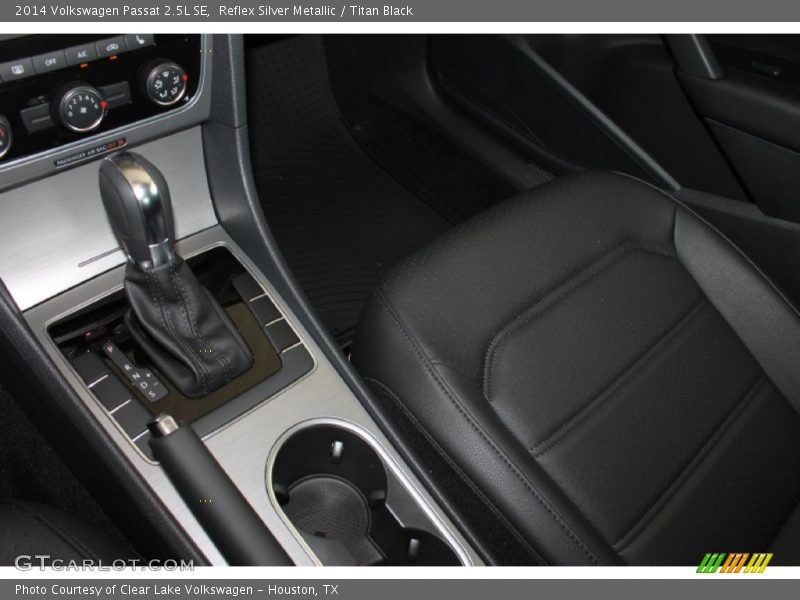 Reflex Silver Metallic / Titan Black 2014 Volkswagen Passat 2.5L SE
