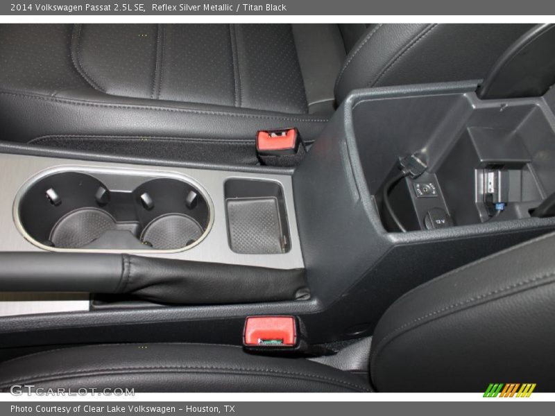 Reflex Silver Metallic / Titan Black 2014 Volkswagen Passat 2.5L SE