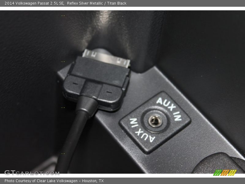 Reflex Silver Metallic / Titan Black 2014 Volkswagen Passat 2.5L SE