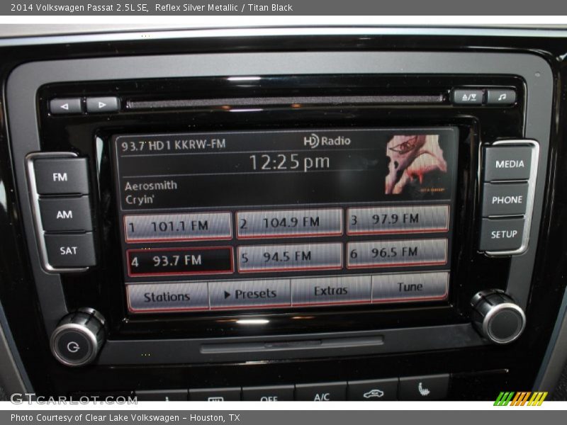 Reflex Silver Metallic / Titan Black 2014 Volkswagen Passat 2.5L SE