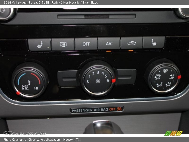 Reflex Silver Metallic / Titan Black 2014 Volkswagen Passat 2.5L SE