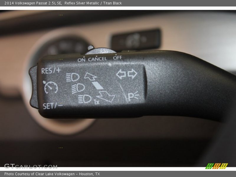 Reflex Silver Metallic / Titan Black 2014 Volkswagen Passat 2.5L SE