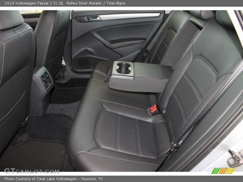Reflex Silver Metallic / Titan Black 2014 Volkswagen Passat 2.5L SE