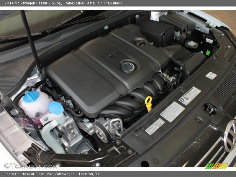 Reflex Silver Metallic / Titan Black 2014 Volkswagen Passat 2.5L SE