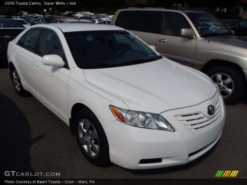 Super White / Ash 2009 Toyota Camry