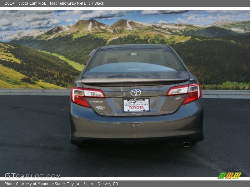 Magnetic Gray Metallic / Black 2014 Toyota Camry SE