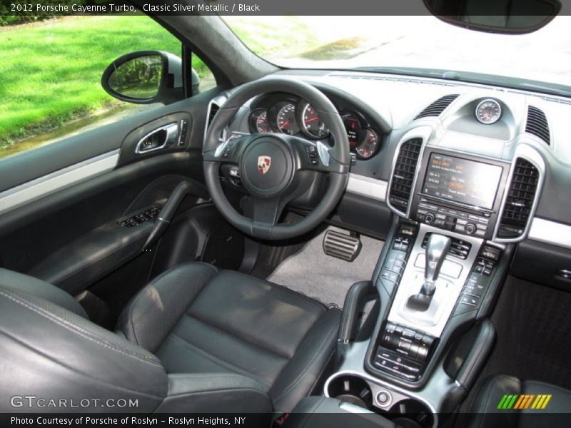 Dashboard of 2012 Cayenne Turbo