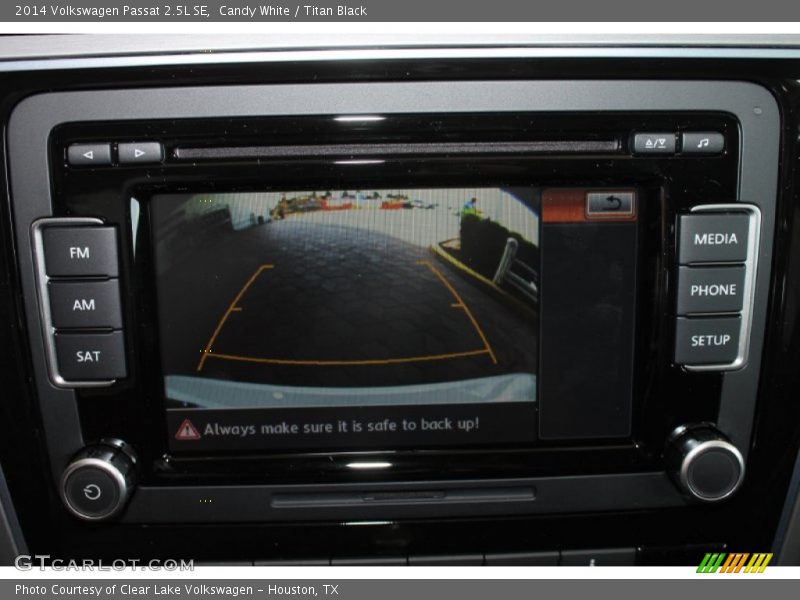 Candy White / Titan Black 2014 Volkswagen Passat 2.5L SE