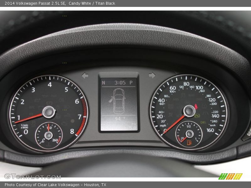 Candy White / Titan Black 2014 Volkswagen Passat 2.5L SE