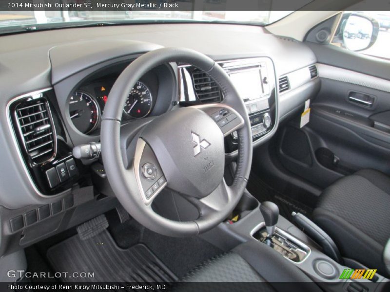 Mercury Gray Metallic / Black 2014 Mitsubishi Outlander SE