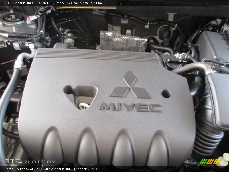 Mercury Gray Metallic / Black 2014 Mitsubishi Outlander SE