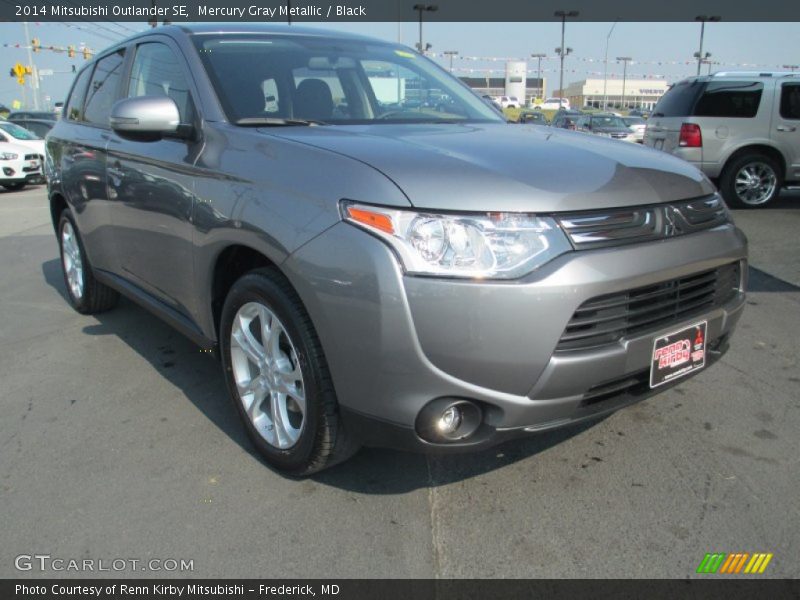 Mercury Gray Metallic / Black 2014 Mitsubishi Outlander SE