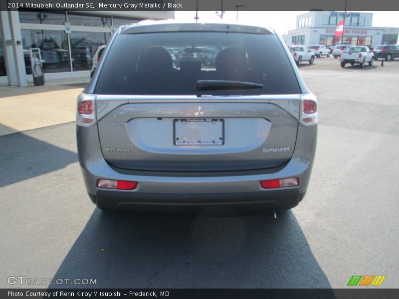 Mercury Gray Metallic / Black 2014 Mitsubishi Outlander SE