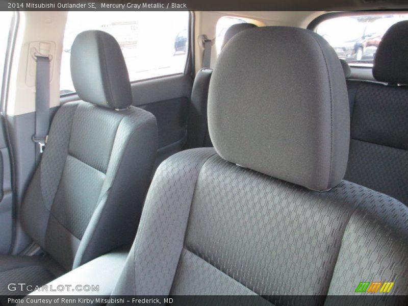 Mercury Gray Metallic / Black 2014 Mitsubishi Outlander SE