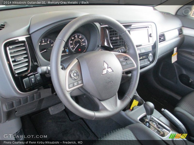 Mercury Gray Metallic / Black 2014 Mitsubishi Outlander SE