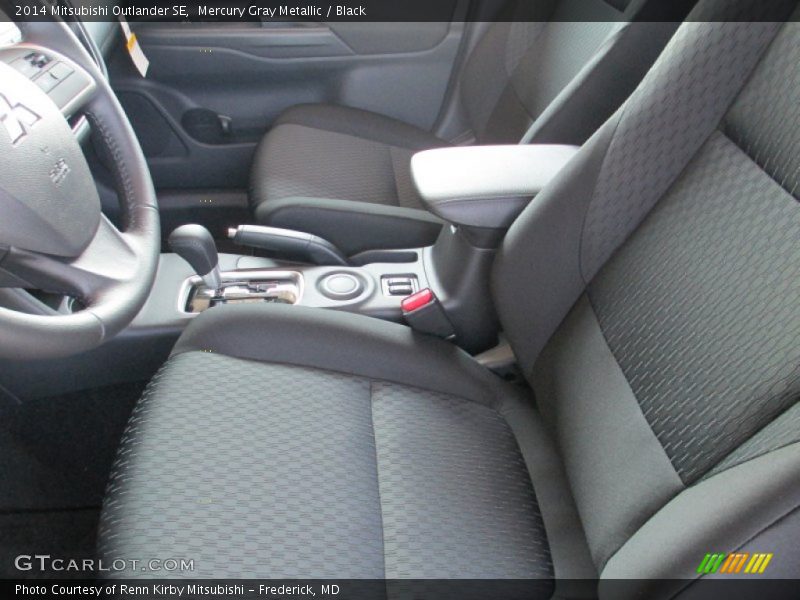 Mercury Gray Metallic / Black 2014 Mitsubishi Outlander SE