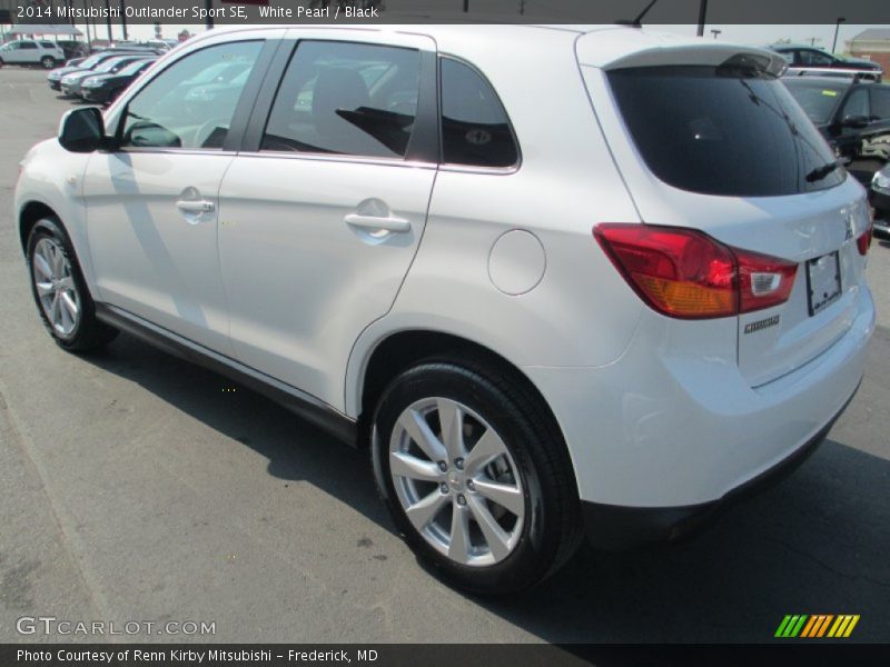 White Pearl / Black 2014 Mitsubishi Outlander Sport SE