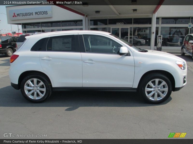 White Pearl / Black 2014 Mitsubishi Outlander Sport SE