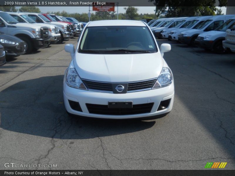 Fresh Powder / Beige 2009 Nissan Versa 1.8 S Hatchback