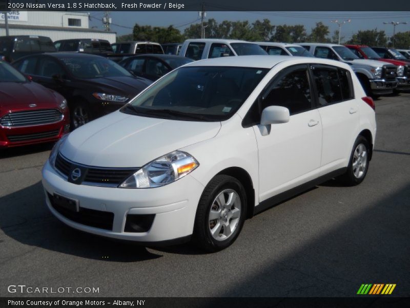 Fresh Powder / Beige 2009 Nissan Versa 1.8 S Hatchback