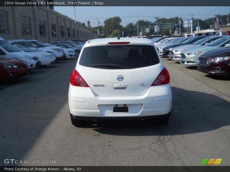 Fresh Powder / Beige 2009 Nissan Versa 1.8 S Hatchback