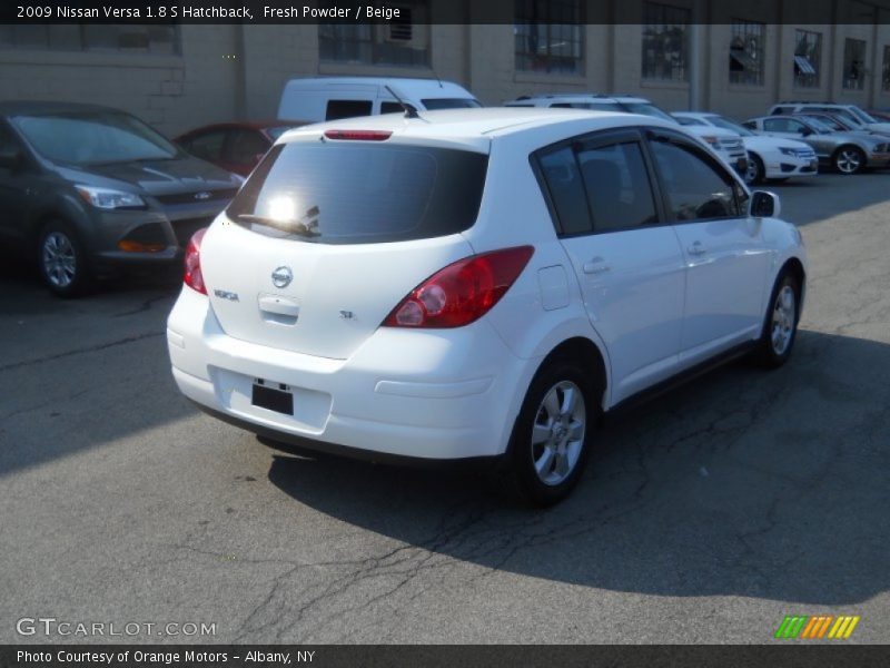 Fresh Powder / Beige 2009 Nissan Versa 1.8 S Hatchback